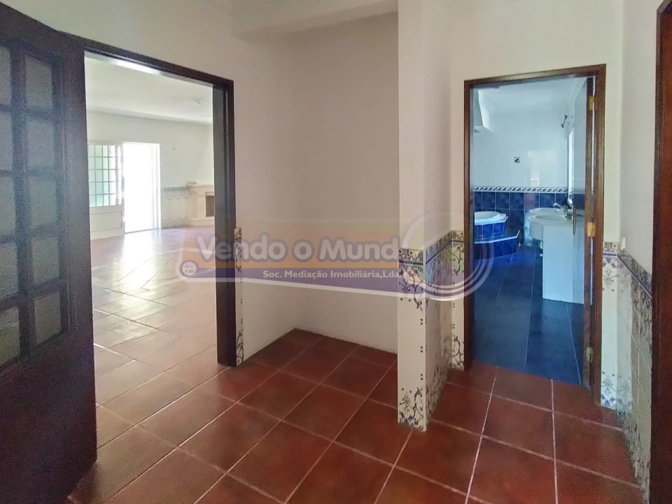 Moradia T4 para Venda em Barrosa Foto 11