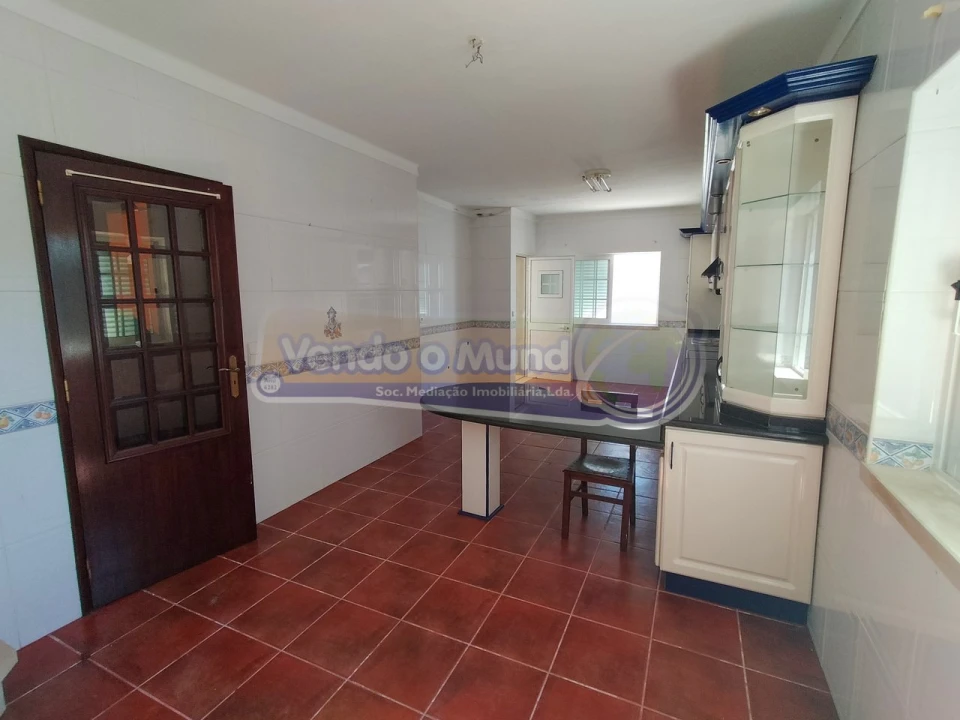 Moradia T4 para Venda em Barrosa Foto 4