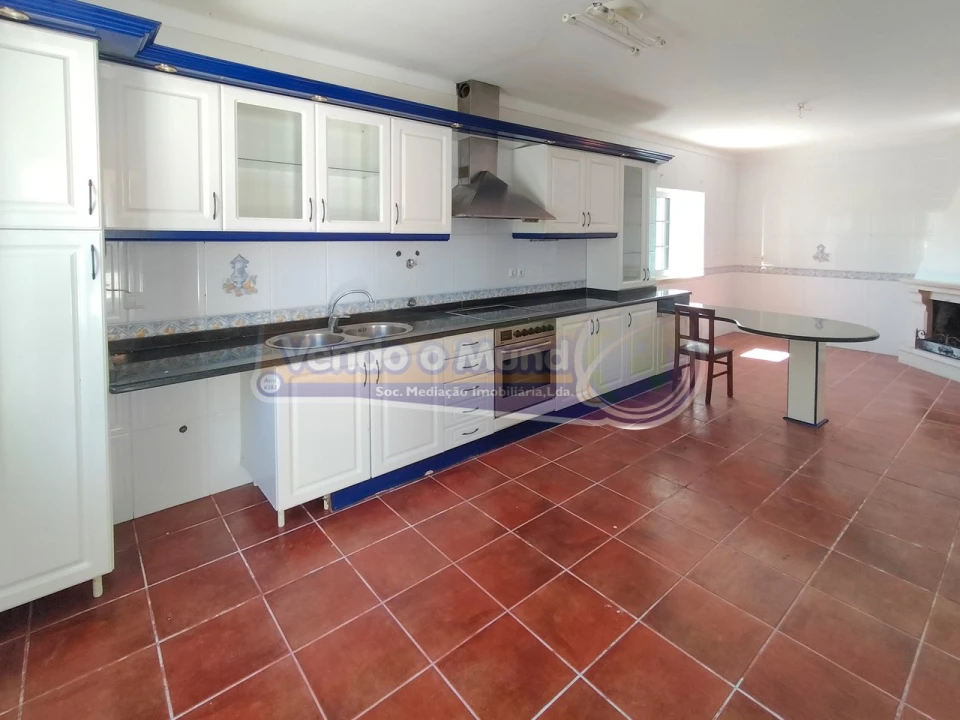 Moradia T4 para Venda em Barrosa Foto 3