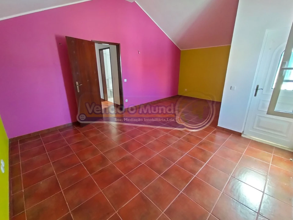 Moradia T4 para Venda em Barrosa Foto 9