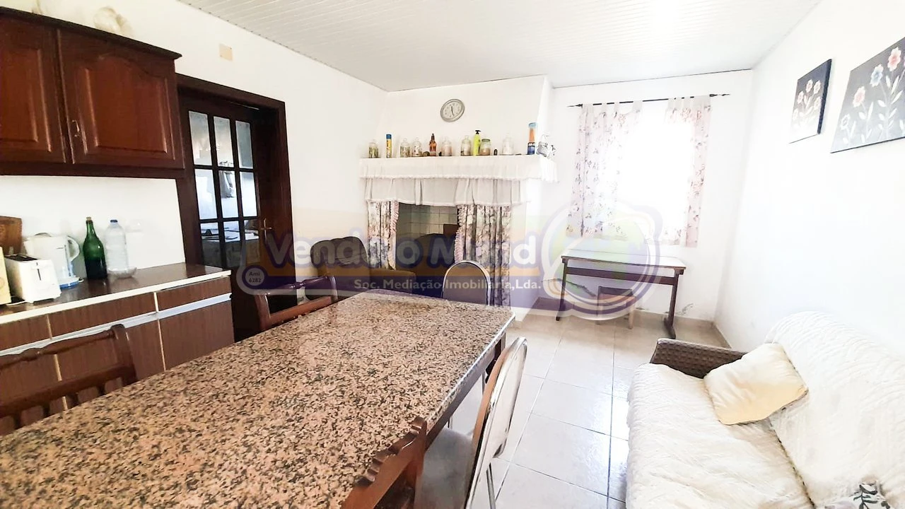 Moradia T2 para Venda em Branca Foto 2