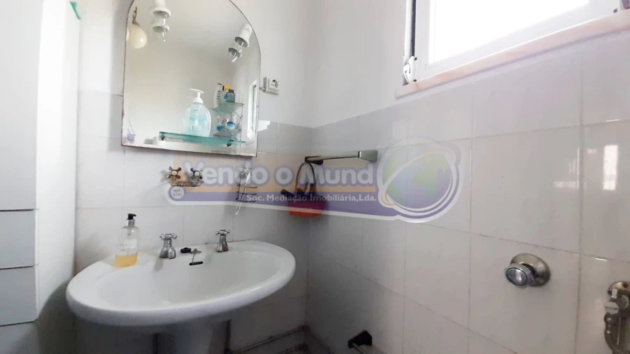 Moradia T2 para Venda em Branca Foto 13