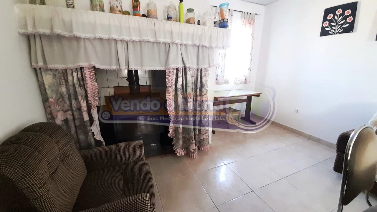 Moradia T2 para Venda em Branca Foto 3