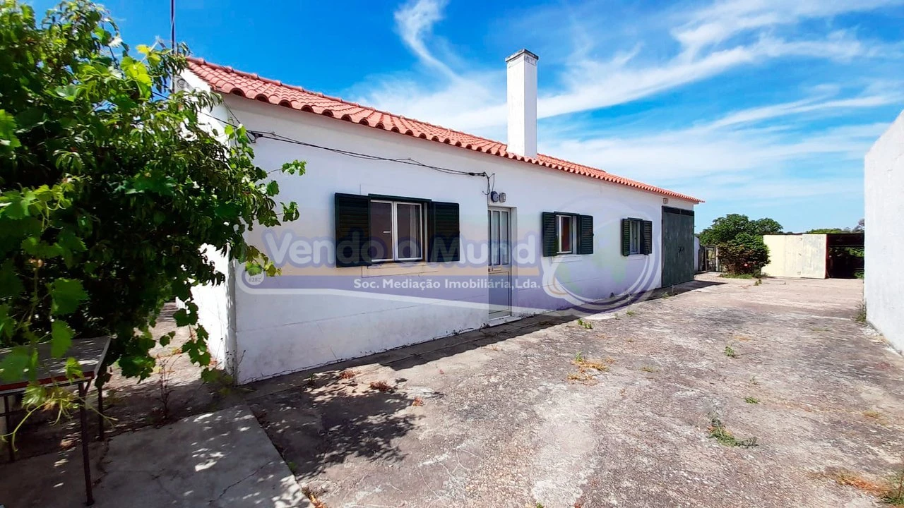 Moradia T2 para Venda em Branca Foto 1