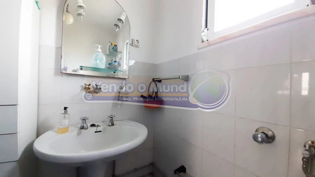 Moradia T2 para Venda em Branca Foto 13