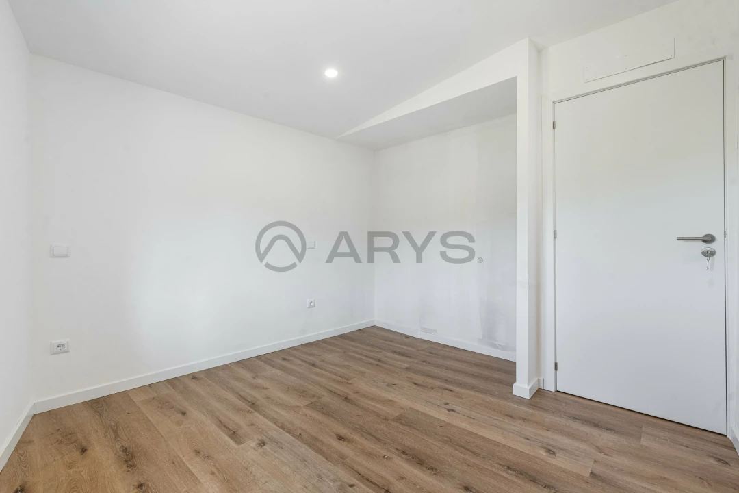 Moradia T2 para Venda em Ribeira Foto 3