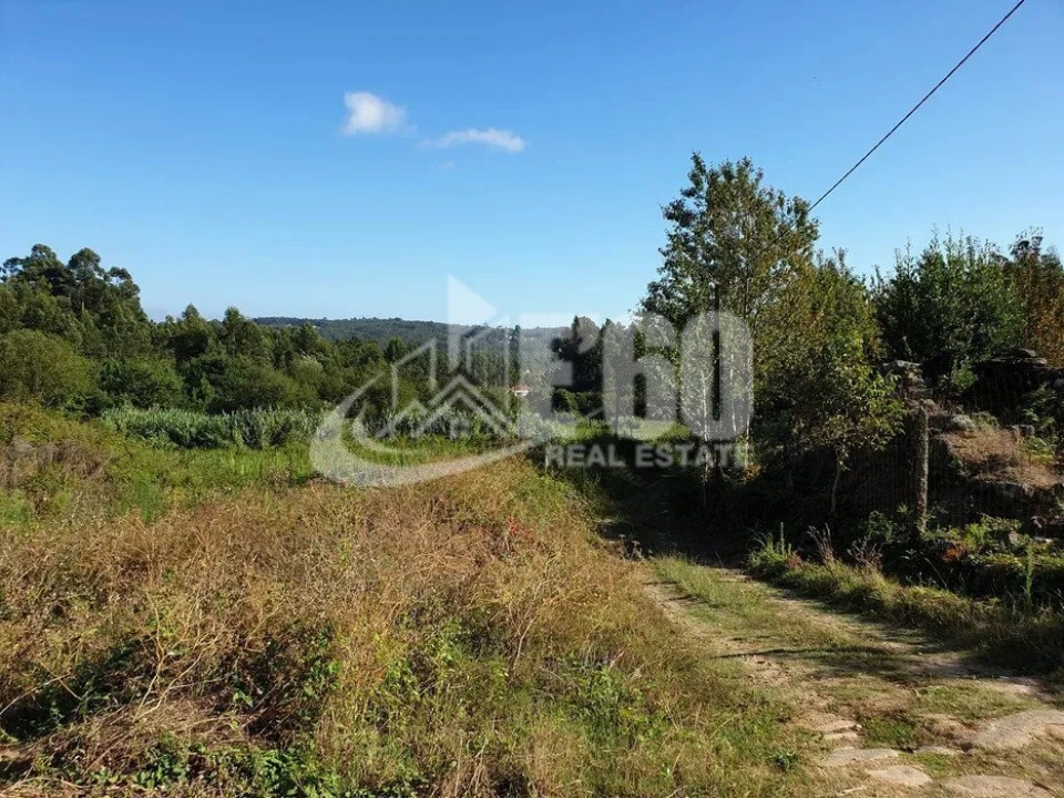 Terreno para Venda em Fornos Foto 2