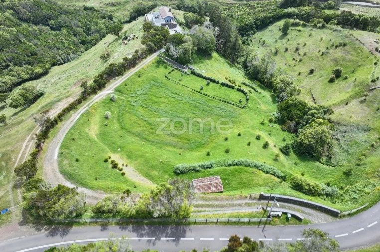 Moradia T3 para Venda em Santo Espirito Foto 9