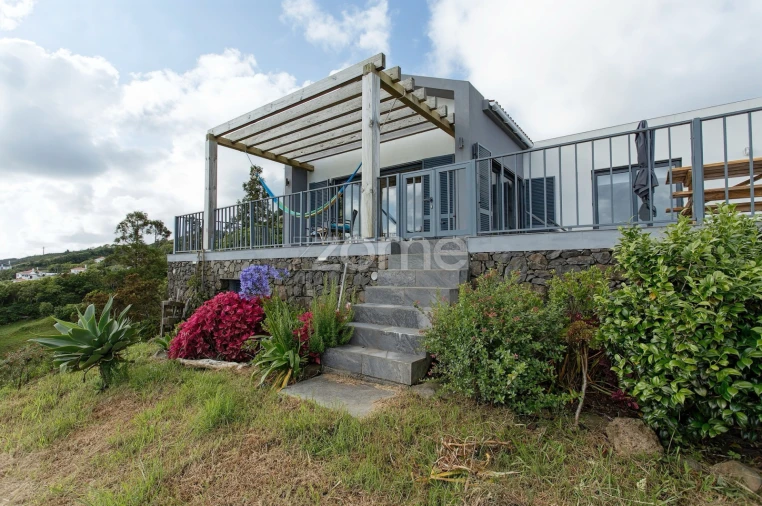 Moradia T3 para Venda em Santo Espirito Foto 22