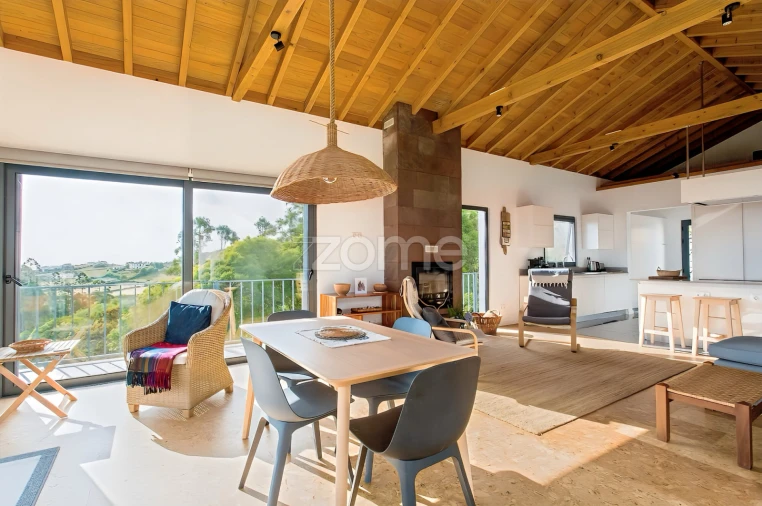 Moradia T3 para Venda em Santo Espirito Foto 8