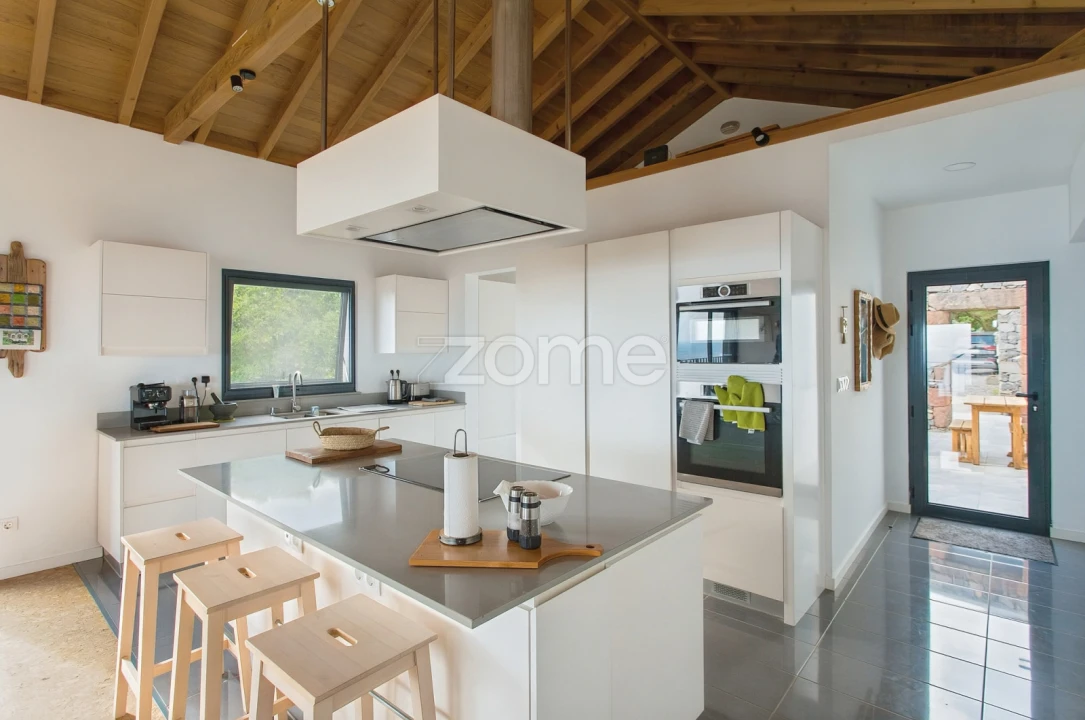 Moradia T3 para Venda em Santo Espirito Foto 7