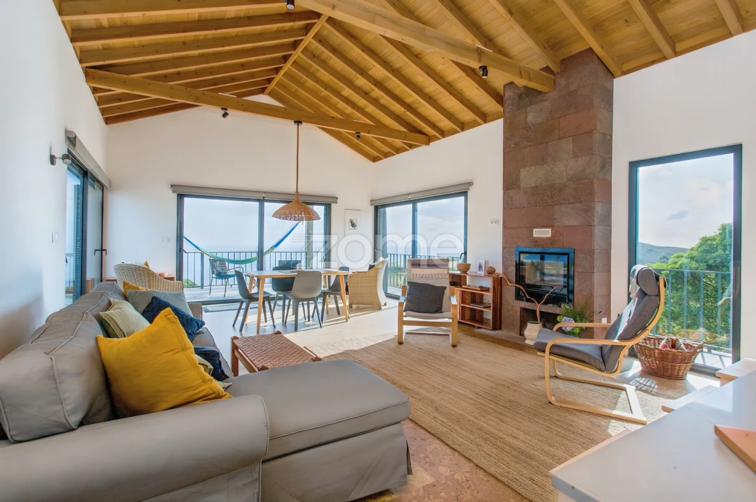 Moradia T3 para Venda em Santo Espirito Foto 1