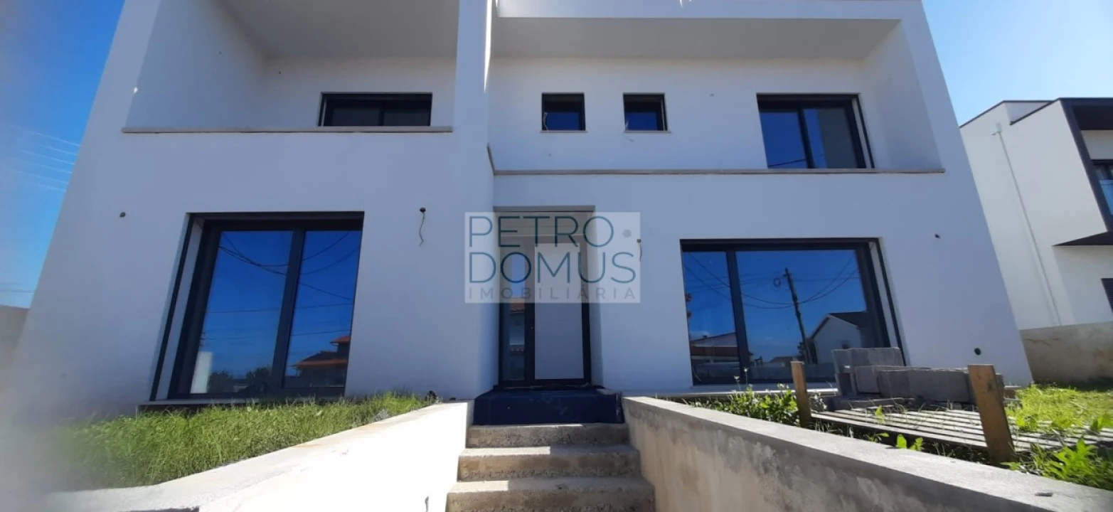 Moradia T4 para Venda em Marrazes e Barosa Foto 7