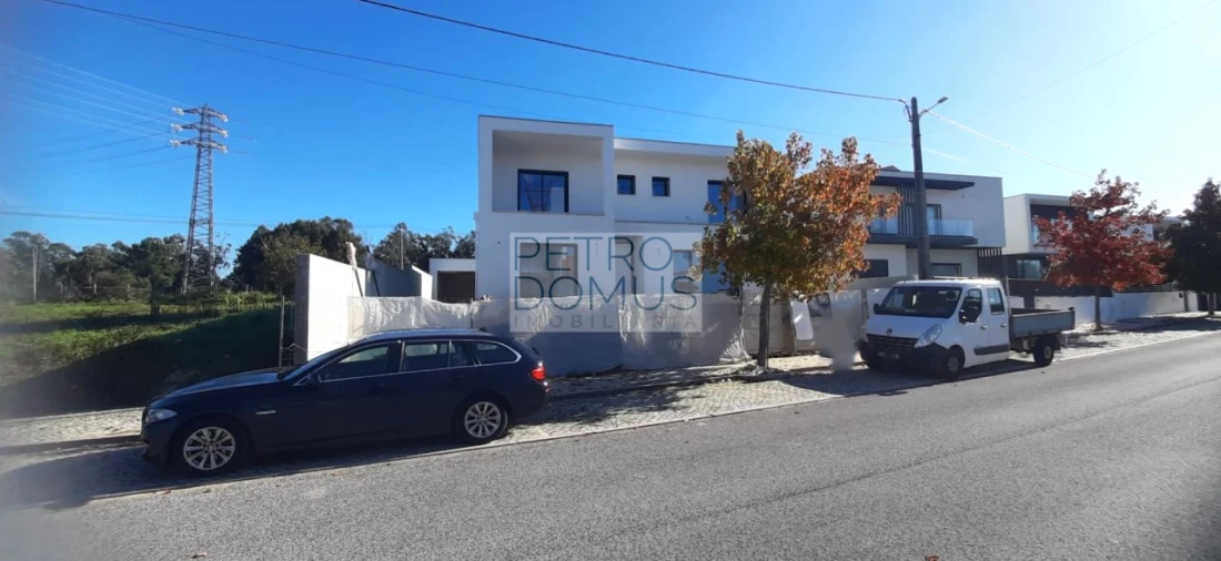 Moradia T4 para Venda em Marrazes e Barosa Foto 2