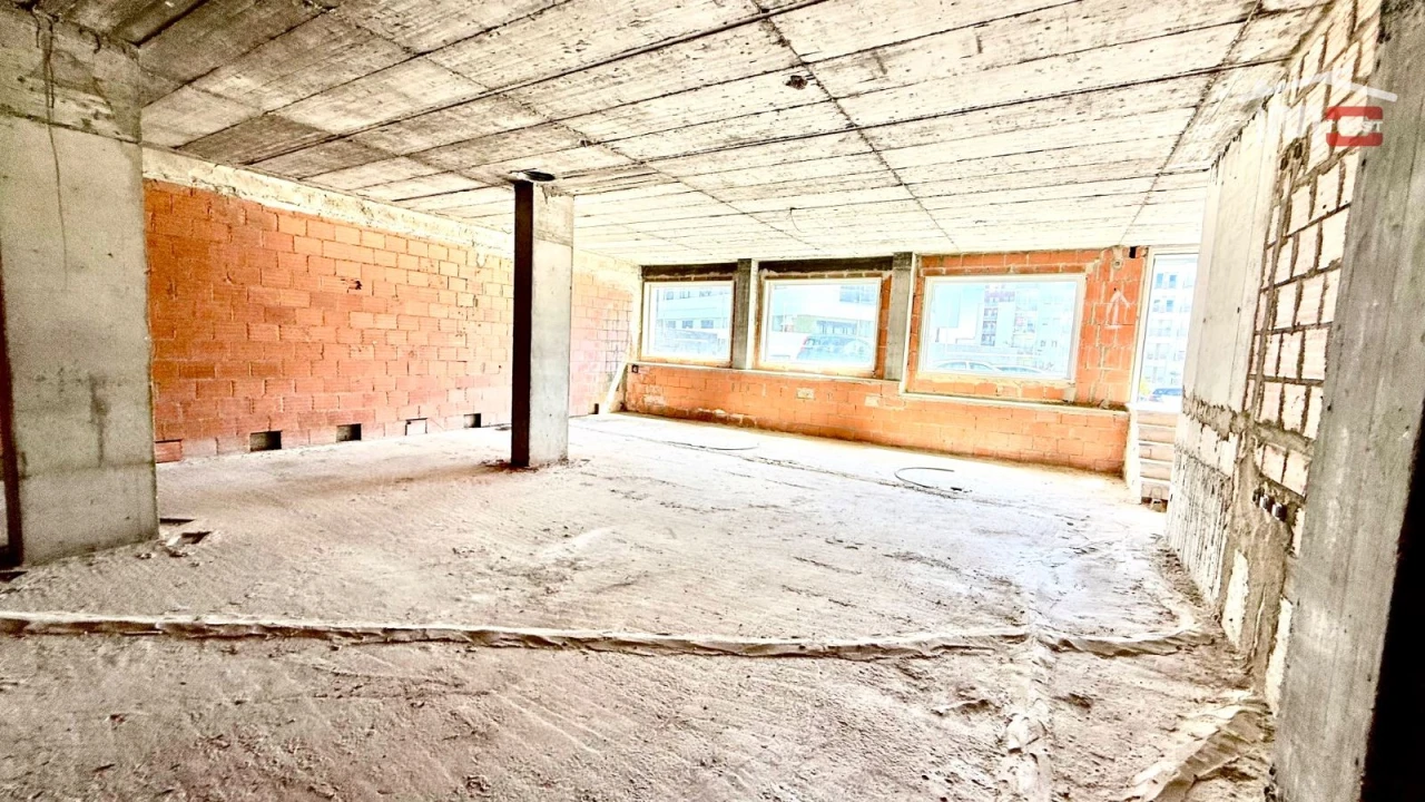 Loja para Venda em Camarate, Unhos e Apelação Foto 15