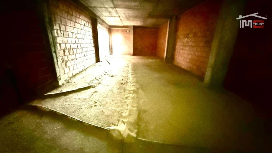 Loja para Venda em Camarate, Unhos e Apelação Foto 32