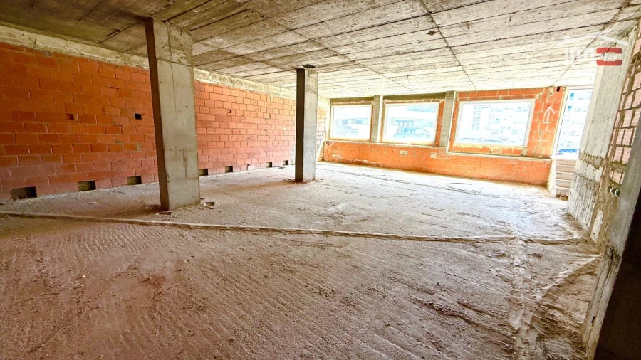 Loja para Venda em Camarate, Unhos e Apelação Foto 11