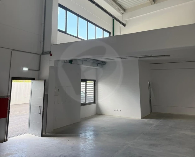 Armazém para Arrendamento em Aver-O-Mar, Amorim e Terroso Foto 3