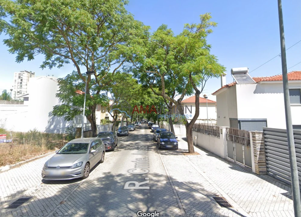 Terreno para Venda em Benfica Foto 1