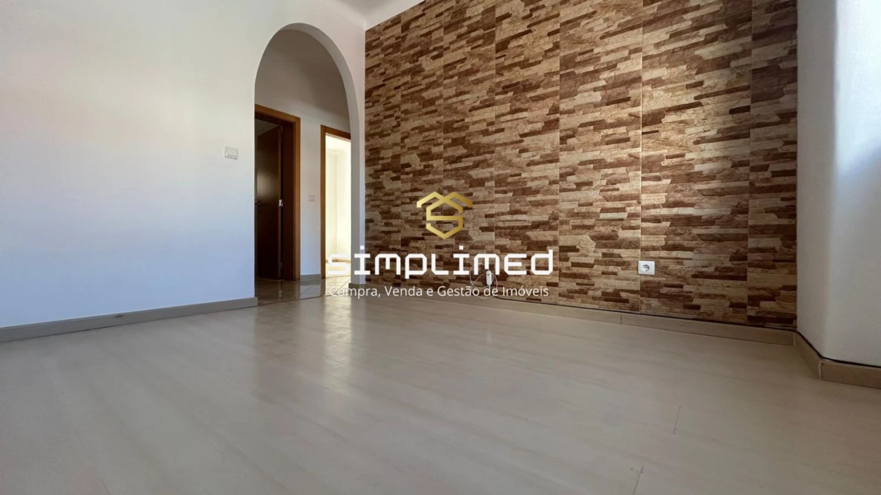 Apartamento T2 para Venda em Alto do Seixalinho, Santo André e Verderena Foto 1