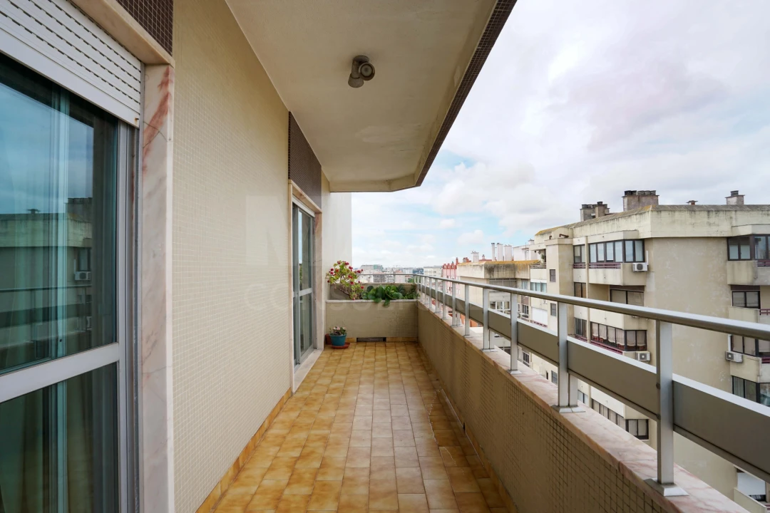 Apartamento T5 para Venda em Lumiar Foto 10