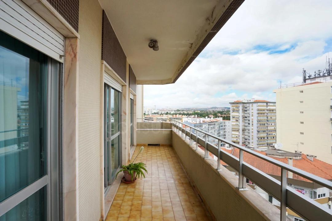Apartamento T5 para Venda em Lumiar Foto 11