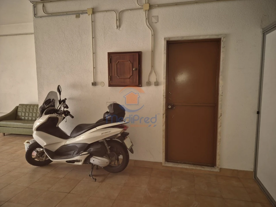 Garagem para Arrendamento em Odivelas Foto 5