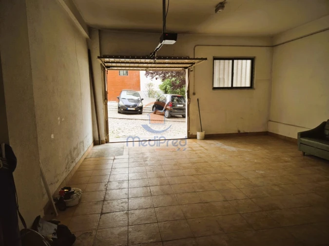 Garagem para Arrendamento em Odivelas Foto 3