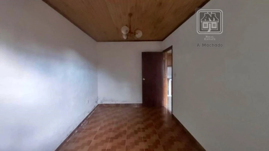 Moradia T2 para Venda em Topo (Nossa Senhora do Rosario) Foto 6