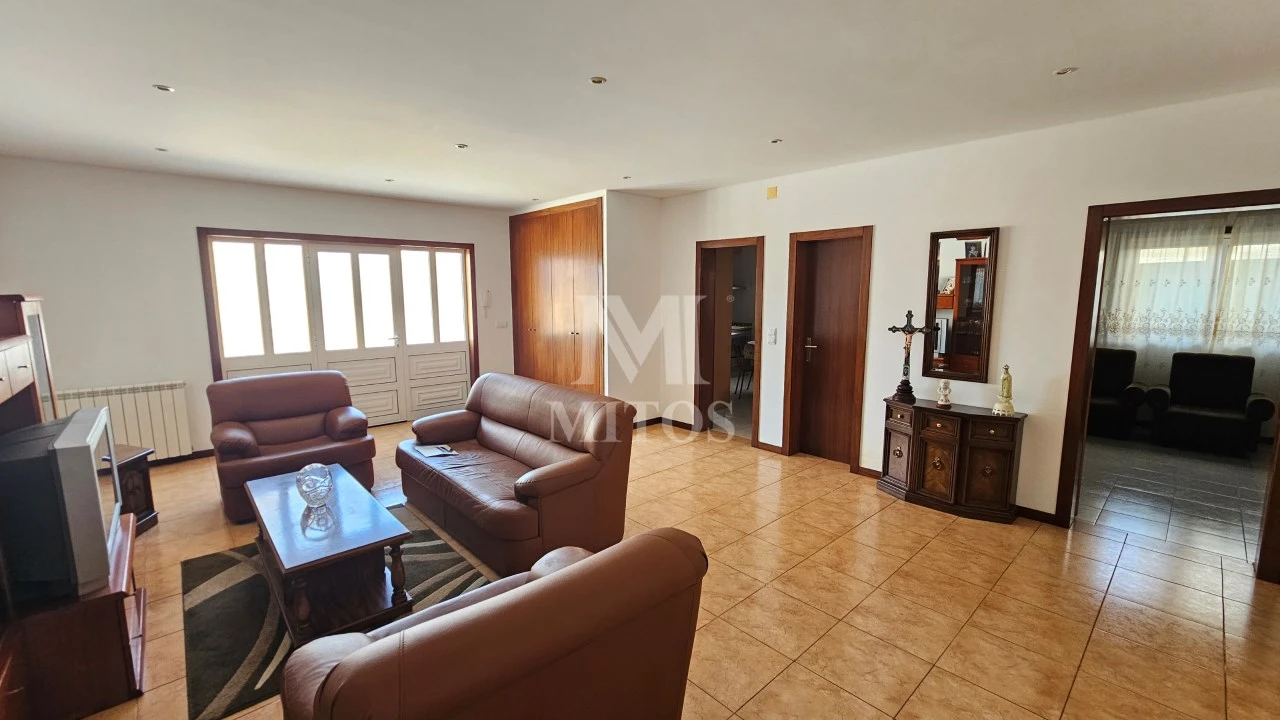 Moradia T4 para Venda em Castelo do Neiva Foto 3