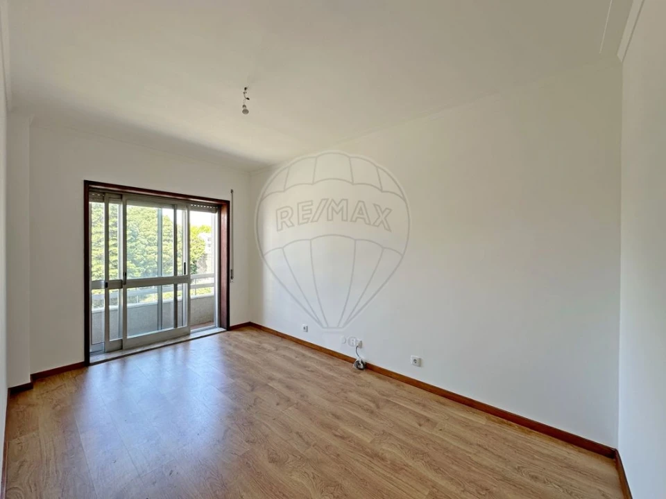 Apartamento T2 para Arrendamento em Mafamude e Vilar do Paraíso Foto 19