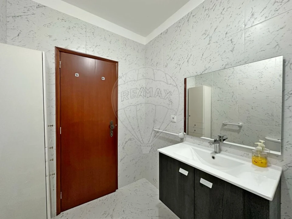 Apartamento T2 para Arrendamento em Mafamude e Vilar do Paraíso Foto 18