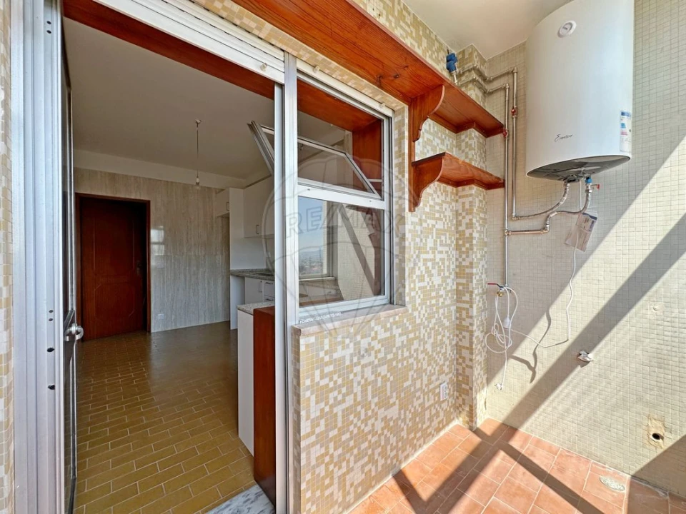 Apartamento T2 para Arrendamento em Mafamude e Vilar do Paraíso Foto 8