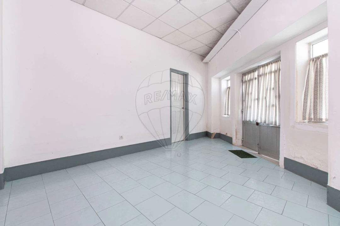 Prédio para Venda em Vila Franca de Xira Foto 24