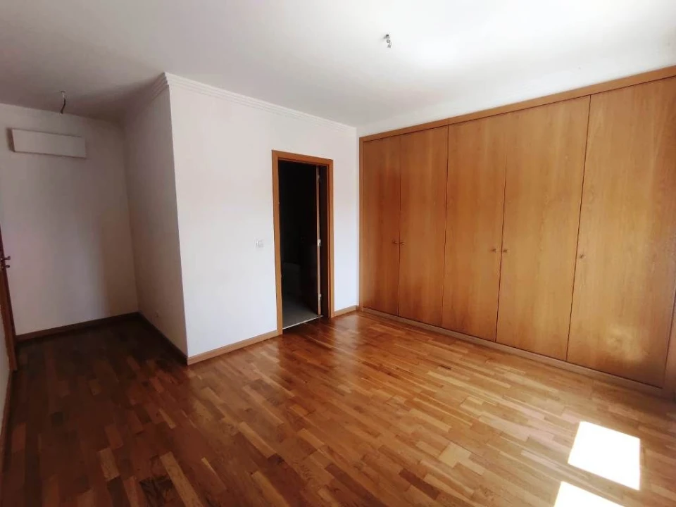 Apartamento T4 para Venda em Samora Correia Foto 12