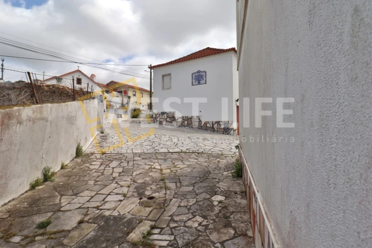 Garagem para Arrendamento em Igreja Nova e Cheleiros Foto 7
