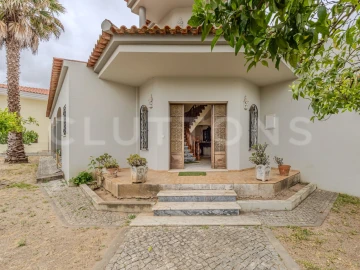 Moradia T5 para Venda em Loule (São Clemente)