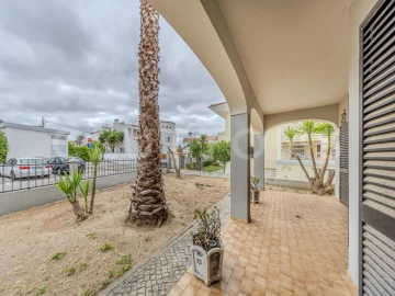 Moradia T5 para Venda em Loule (São Clemente)