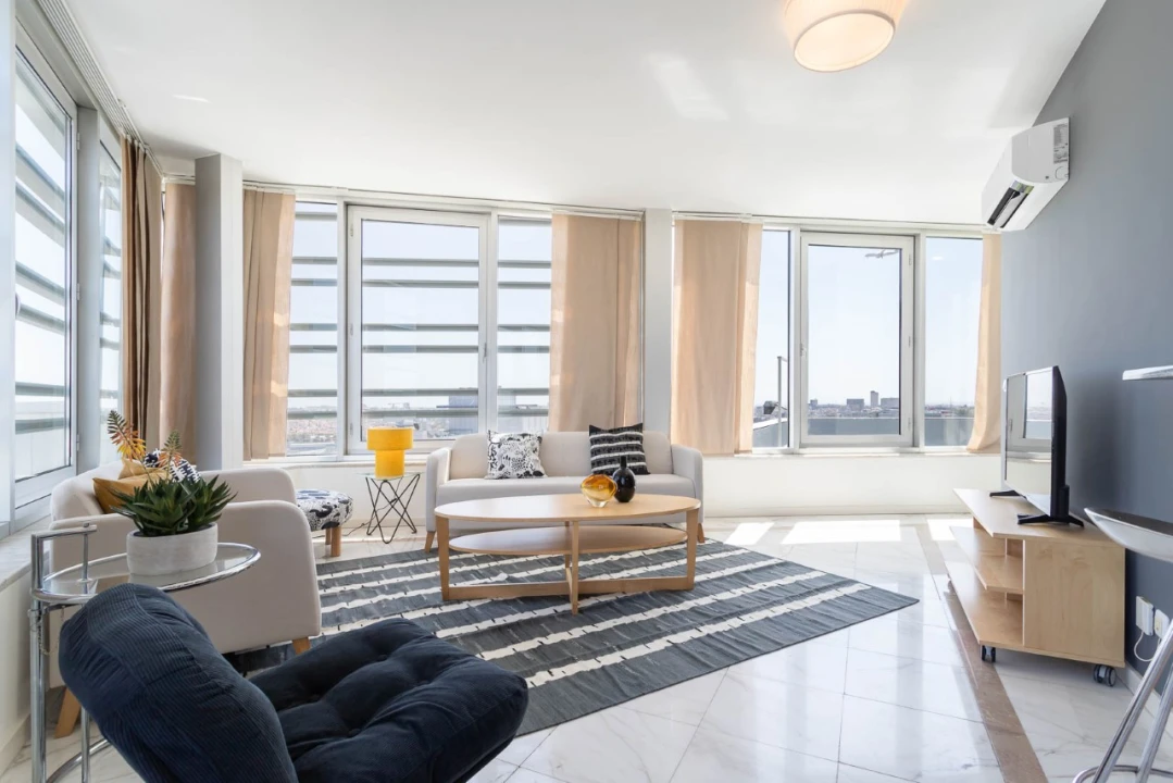 Apartamento T1 para Venda em Campolide Foto 9