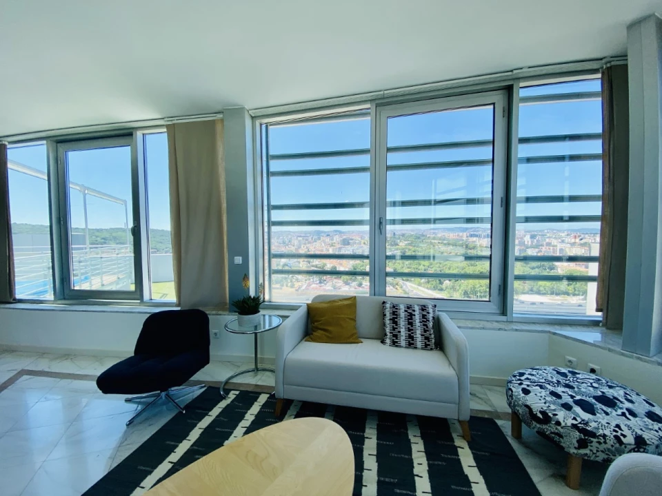 Apartamento T1 para Venda em Campolide Foto 12