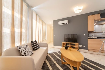 Apartamento T1 para Venda em Campolide
