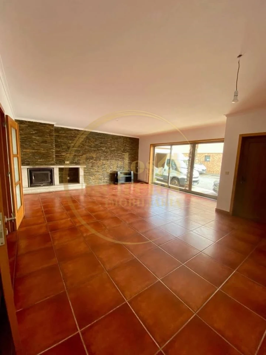 Moradia T4 para Venda em Antas Foto 5