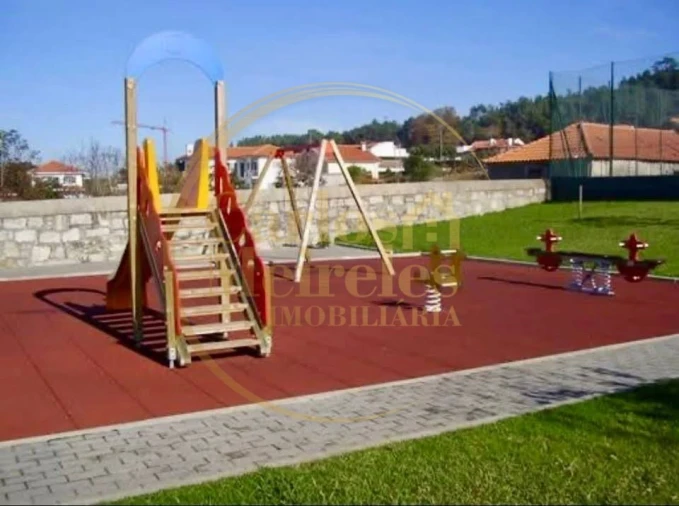 Moradia T4 para Venda em Antas Foto 7