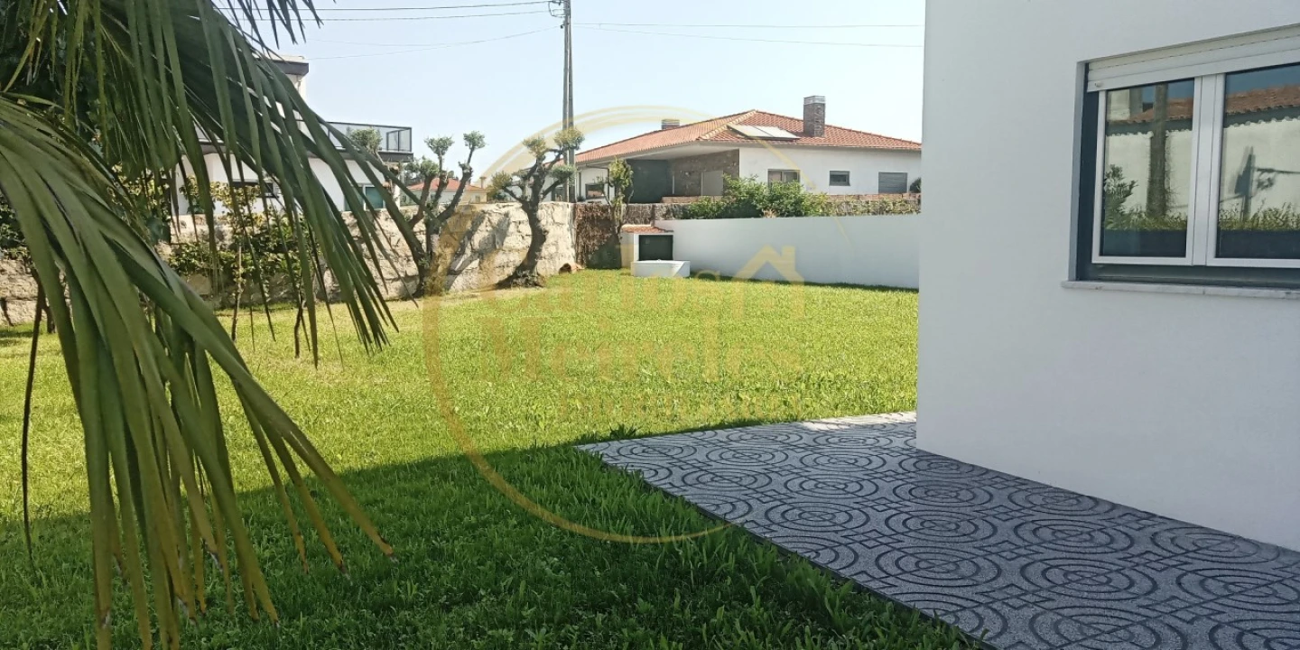 Moradia T3 para Venda em Antas Foto 9