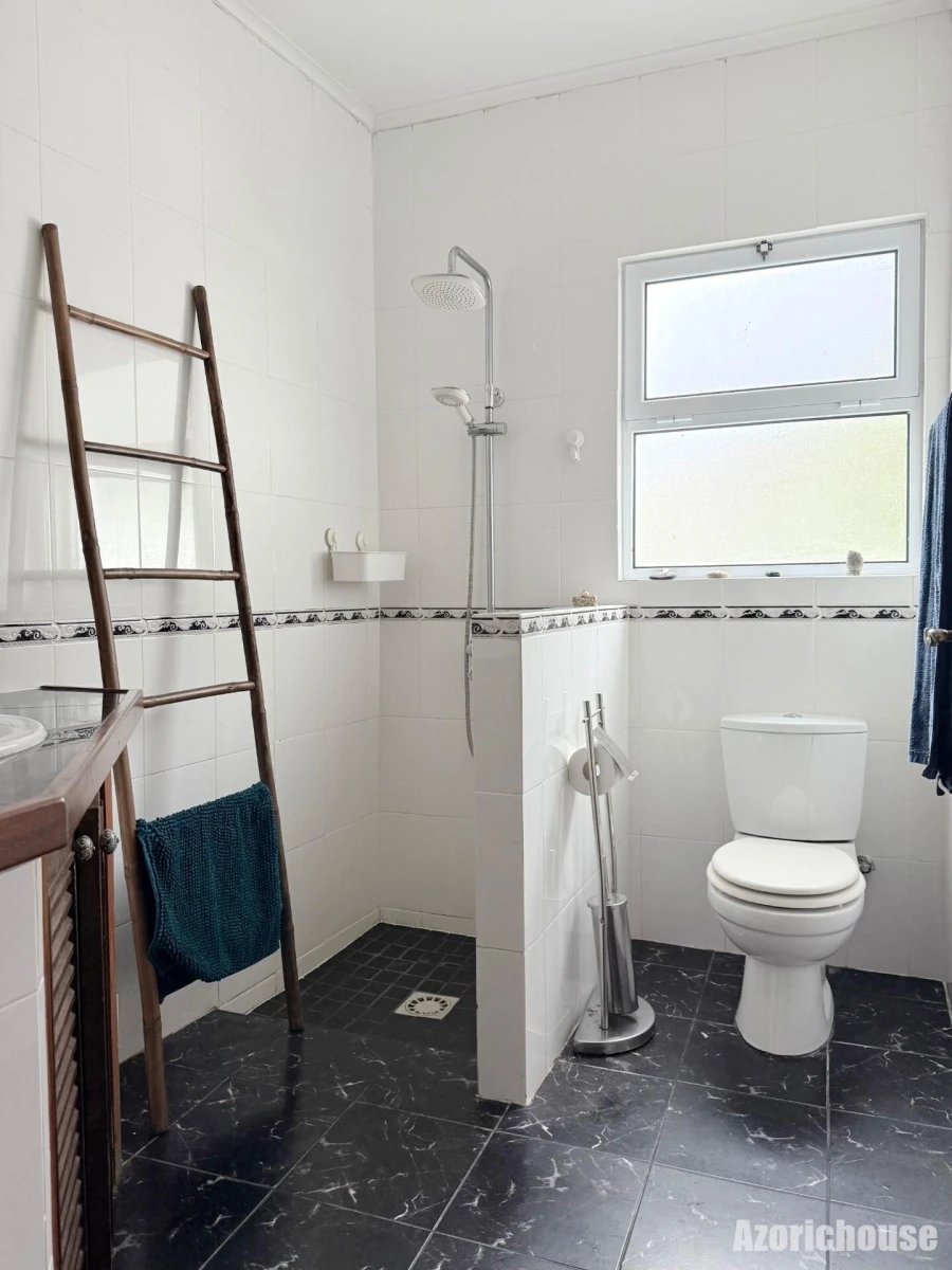 Moradia T5 para Venda em Ribeira Chã Foto 13