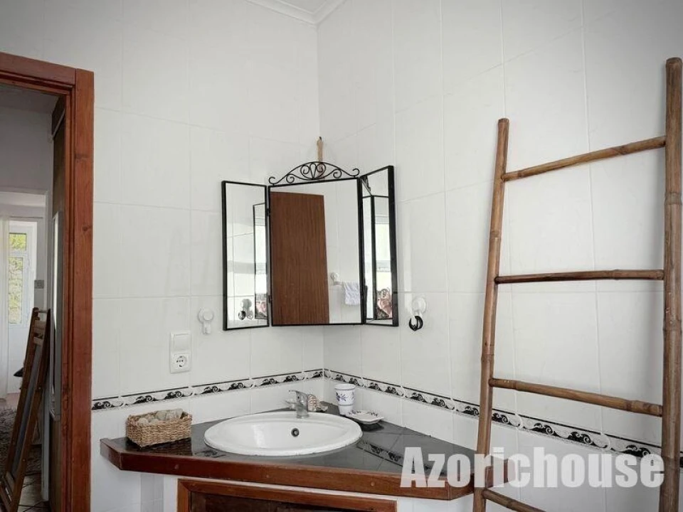 Moradia T5 para Venda em Ribeira Chã Foto 12