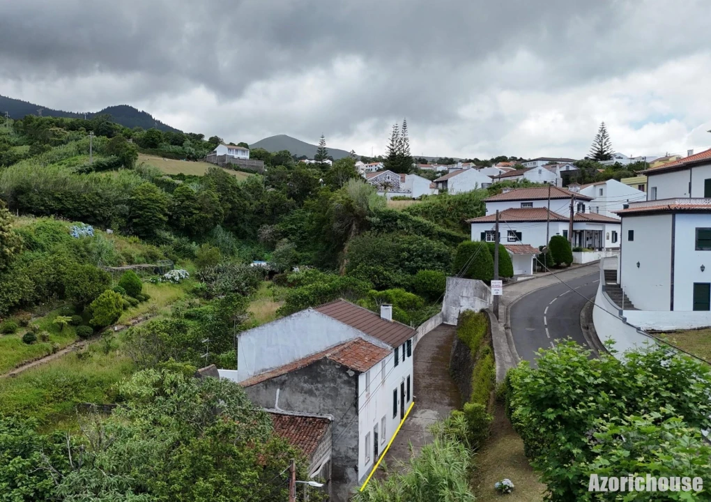 Moradia T5 para Venda em Ribeira Chã Foto 6