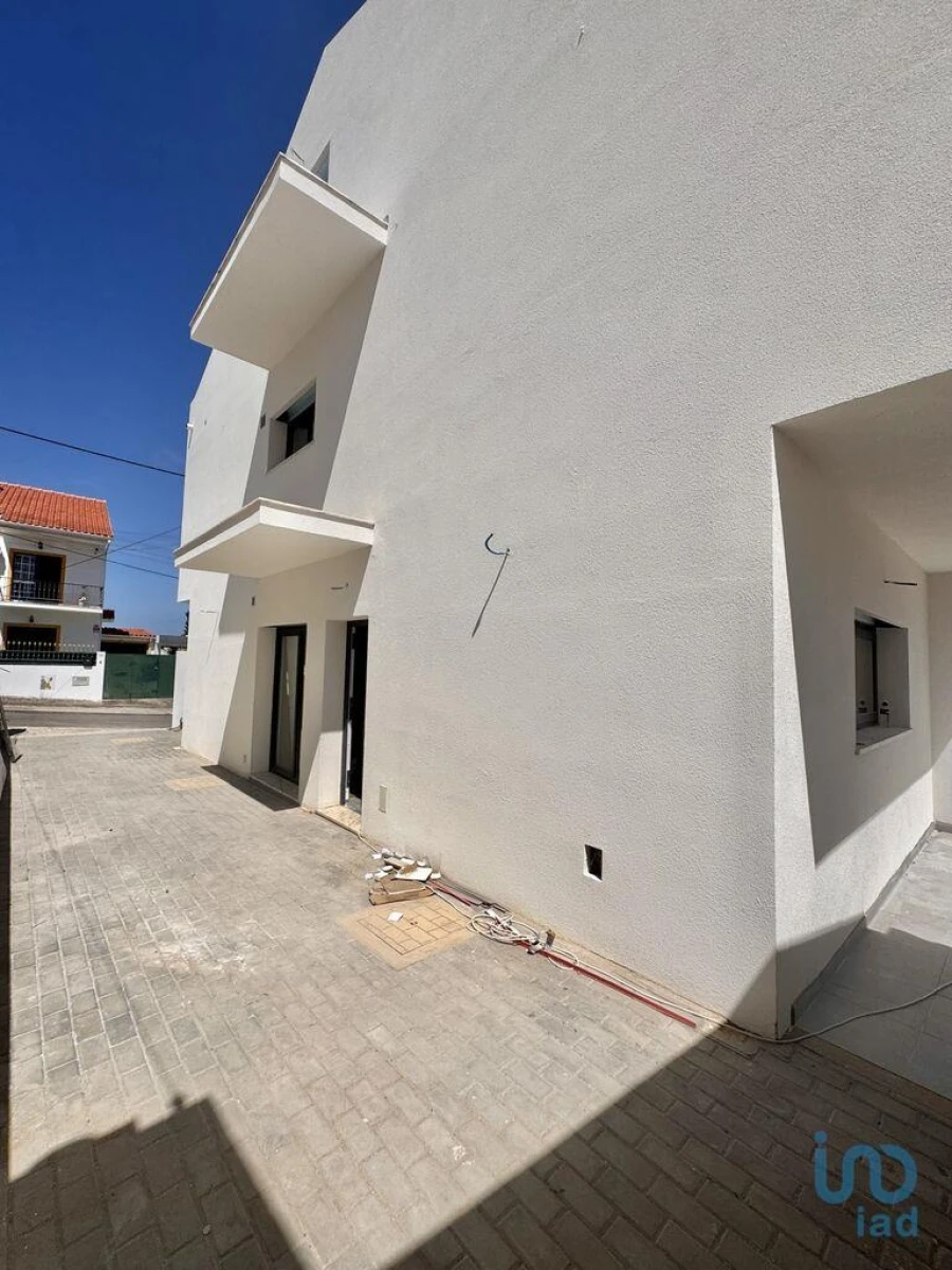 Moradia T3 para Venda em Quinta do Conde Foto 4