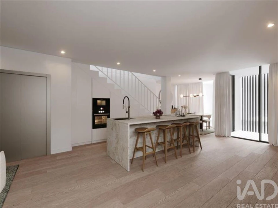 Apartamento T3 para Venda em Castêlo da Maia Foto 1