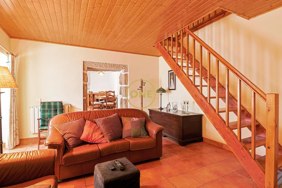 Moradia T5 para Venda em Gondiães e Vilar de Cunhas Foto 8